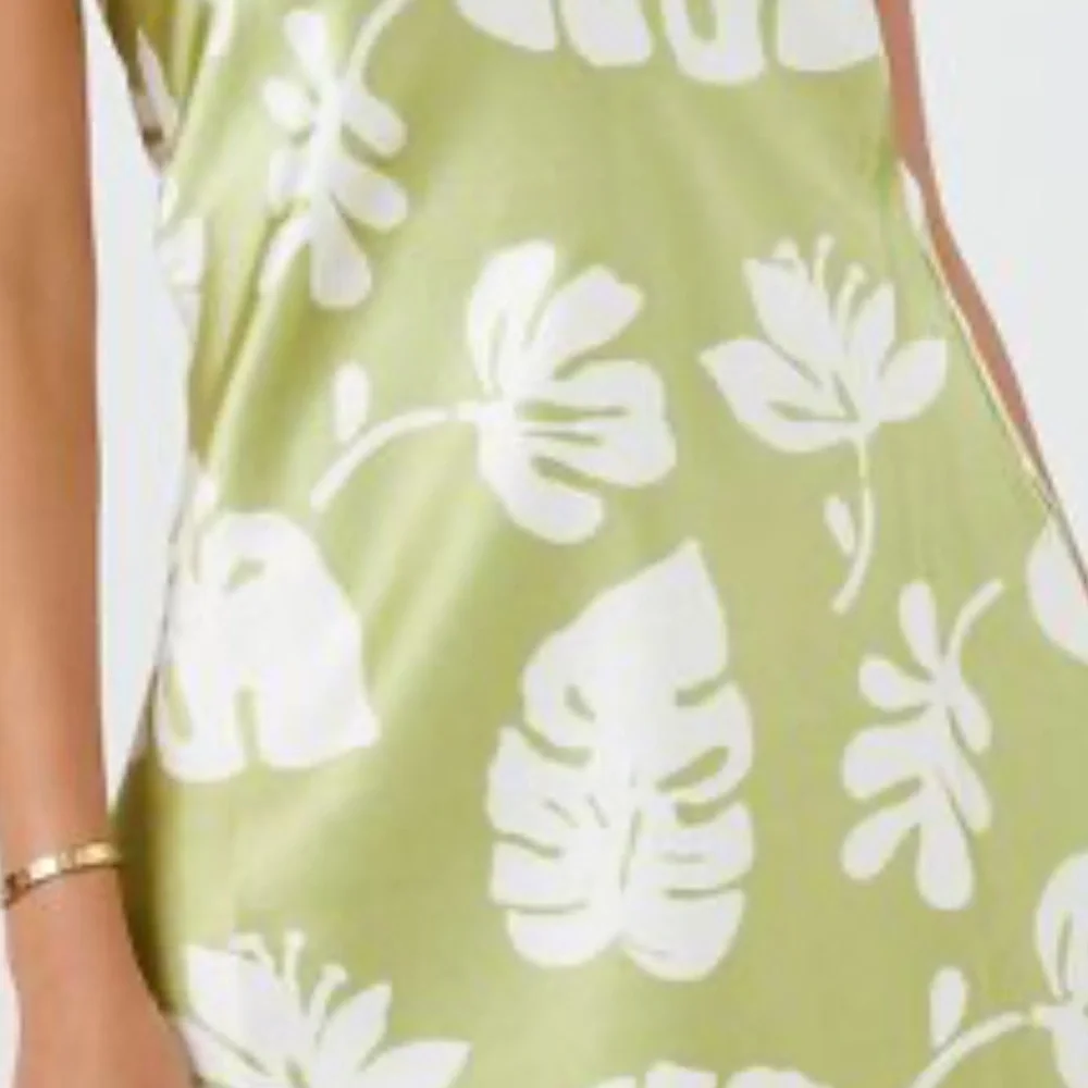 Green and White Leaf Print Dress - Picture 4 of 7